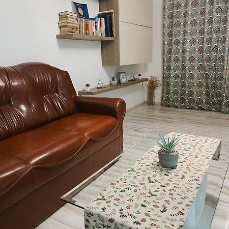 Good Vibes Apartment Câmpulung Moldovenesc المظهر الخارجي الصورة