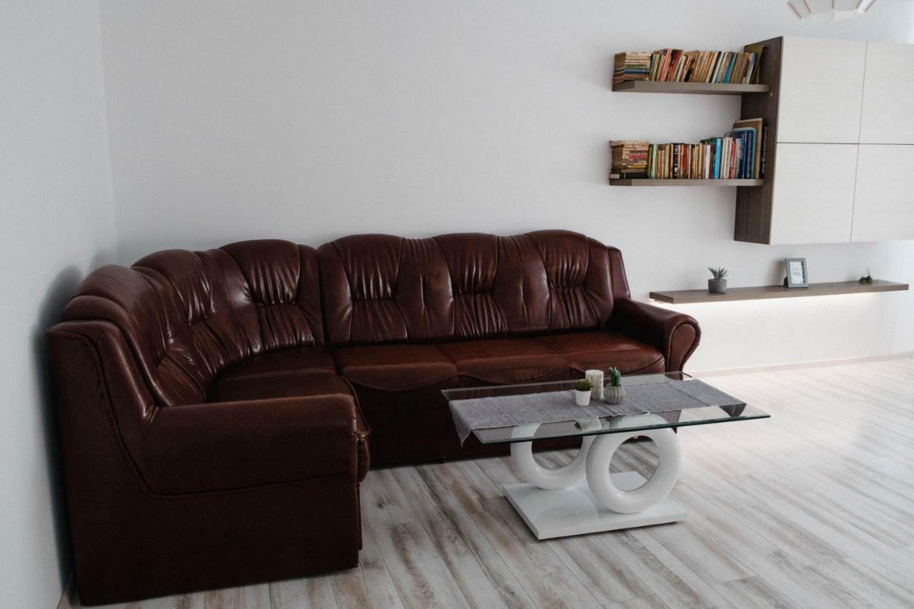 Good Vibes Apartment Câmpulung Moldovenesc المظهر الخارجي الصورة